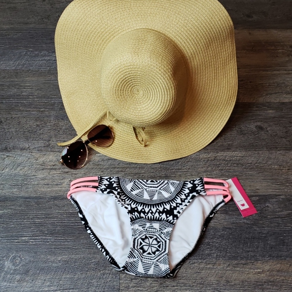 NWT Tribal Bikini Hipster Bottom